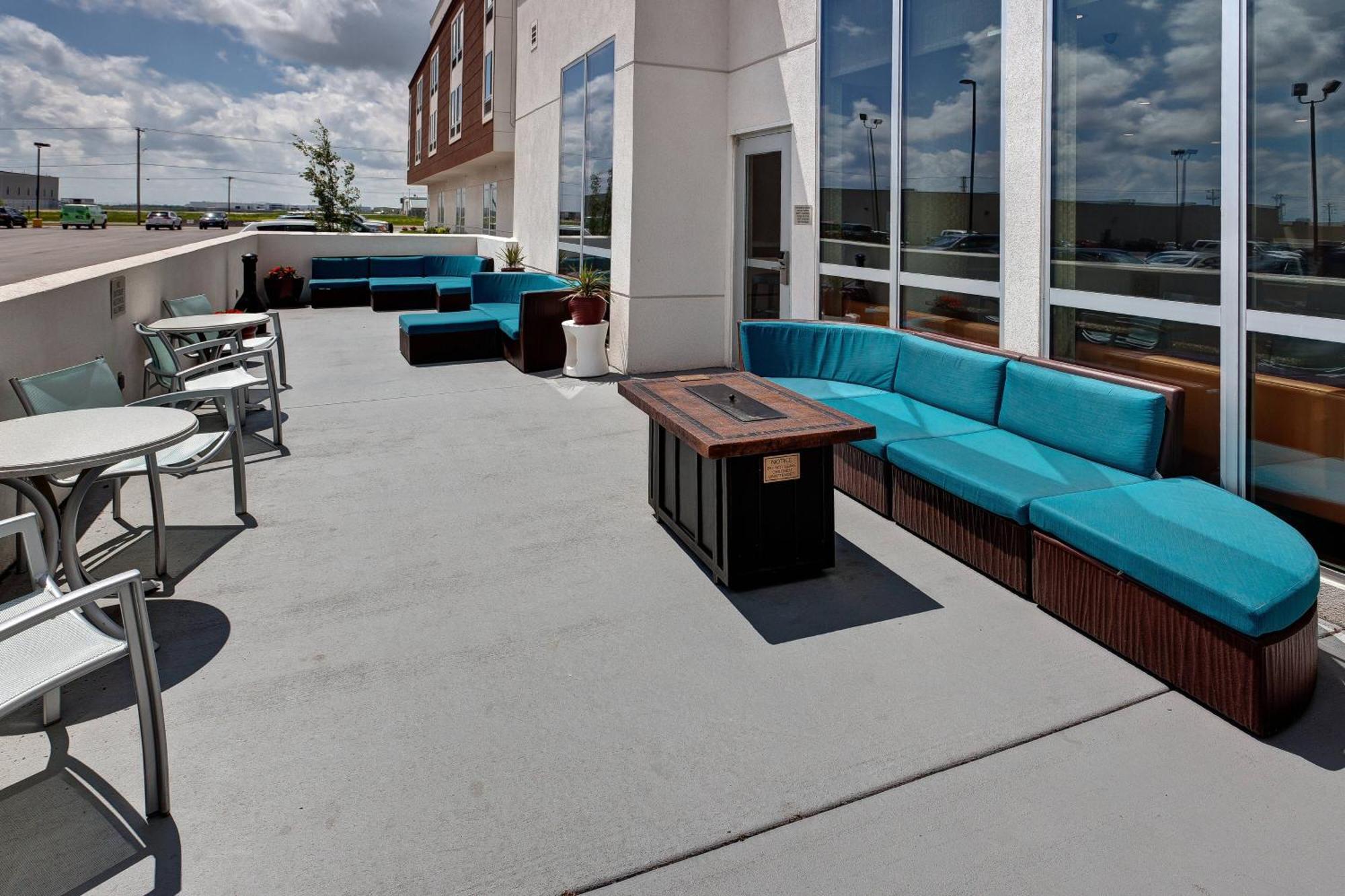 Springhill Suites By Marriott Wichita Airport Exterior foto