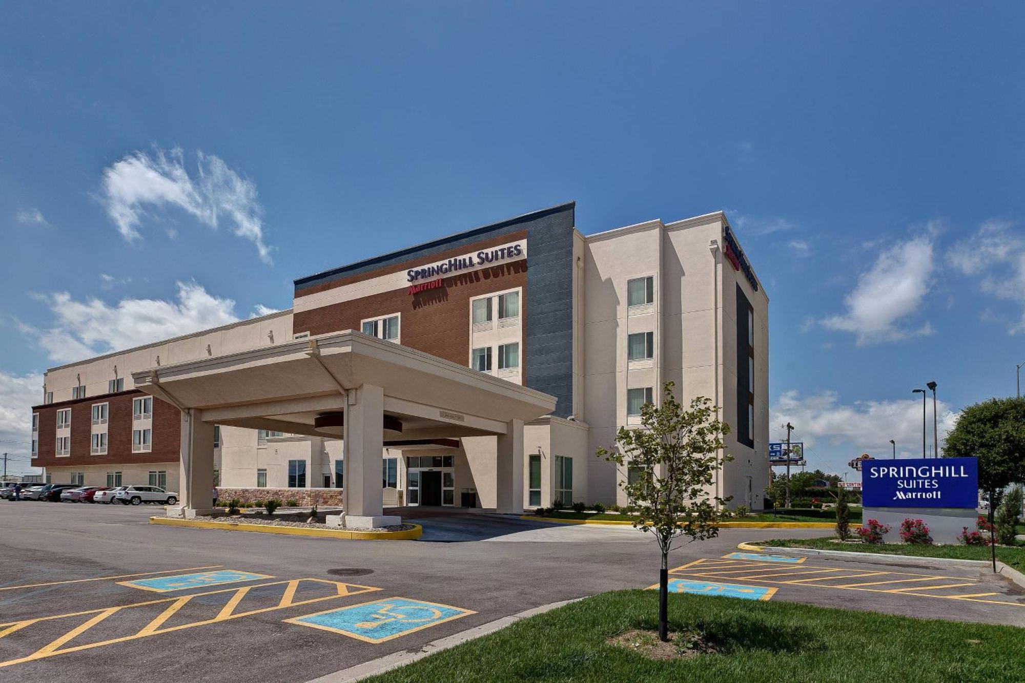 Springhill Suites By Marriott Wichita Airport Exterior foto